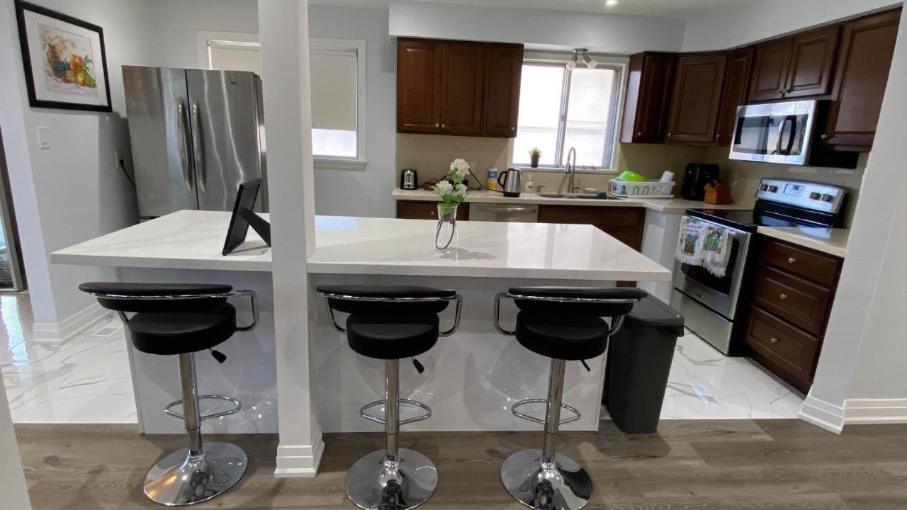Spectacular 3 Bedroom 2 Wr House - Close To Airport Toronto Dış mekan fotoğraf