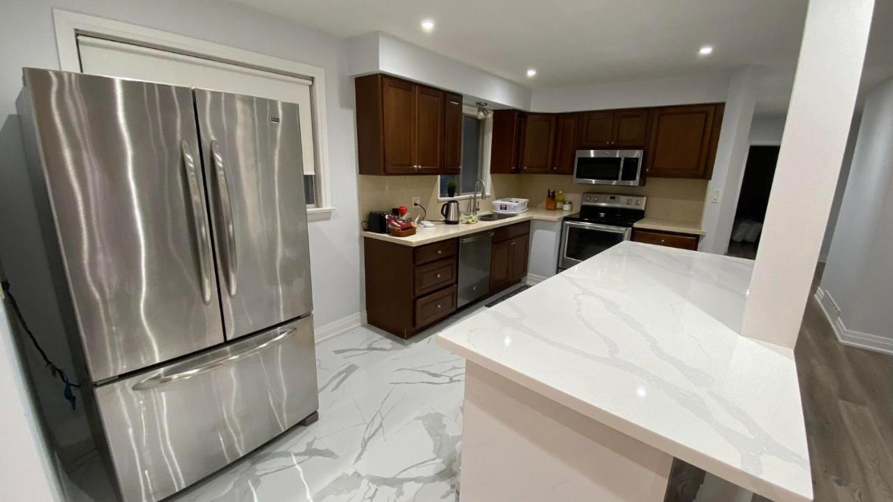 Spectacular 3 Bedroom 2 Wr House - Close To Airport Toronto Dış mekan fotoğraf