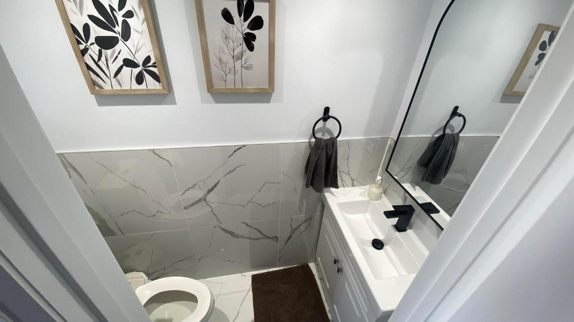 Spectacular 3 Bedroom 2 Wr House - Close To Airport Toronto Dış mekan fotoğraf